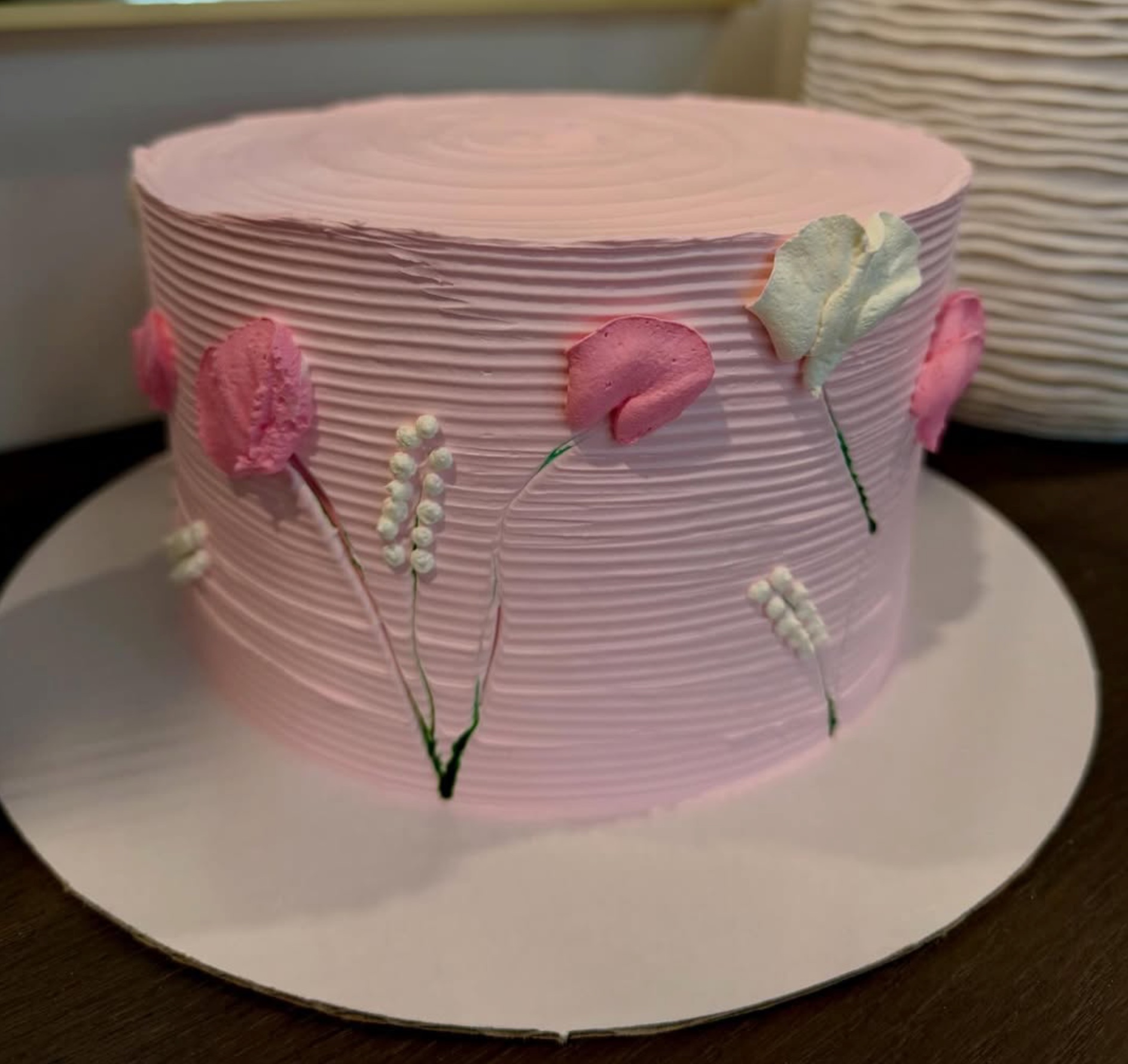 Artistic custom cake — Sweet & Joy bakery